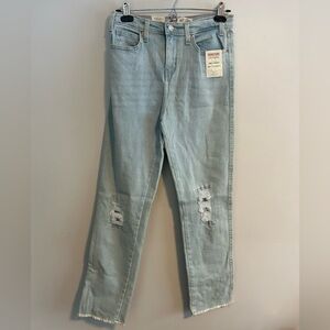 NEW Levi's girls 18 Light wash Distressed straight leg Jeans
